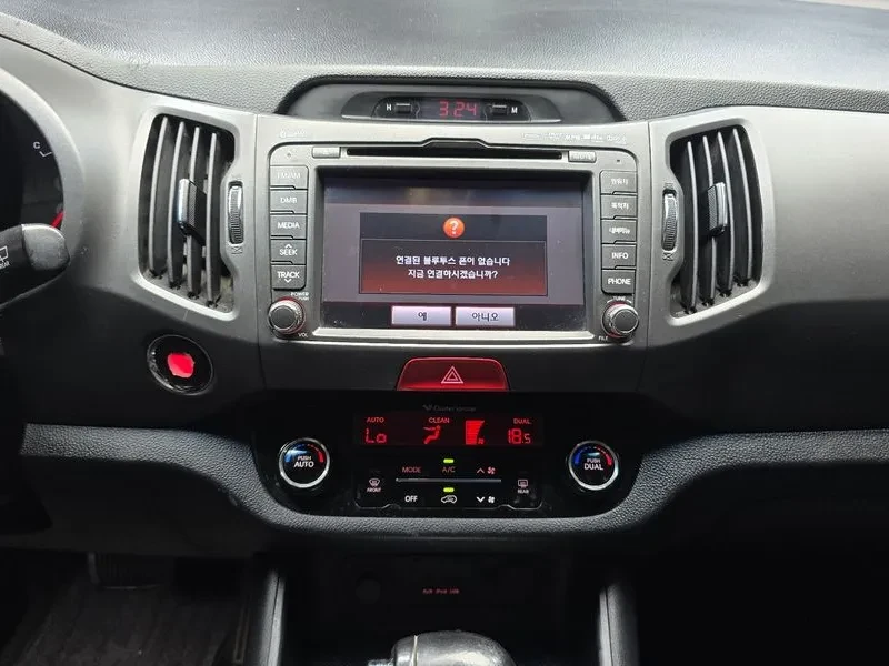 Kia Sportage R Diesel 2Wd Tlx Top-Of-The-Line Model, снимка 14 - Автомобили и джипове - 55948132