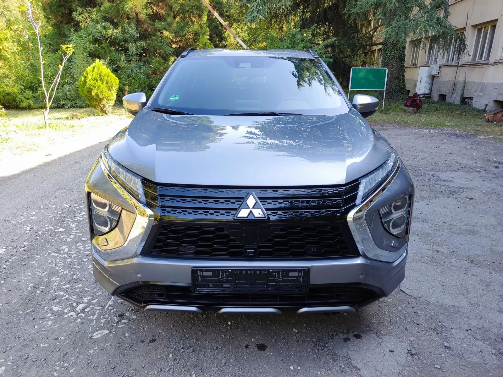 Mitsubishi Eclipse Cross 2.4 PLUG-IN HYBRID - изображение 2