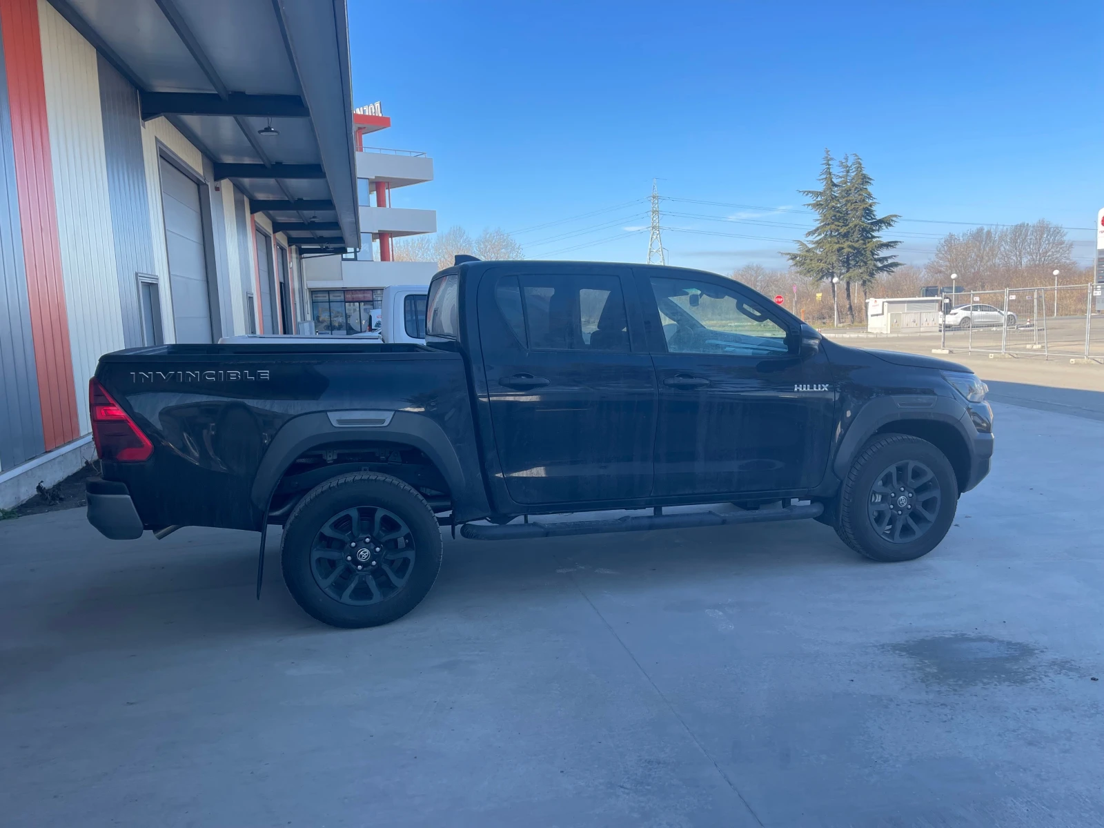 Toyota Hilux FACELIFT 2025 INVINCIBLE 2.8 D4D ЛИЗИНГ - изображение 5