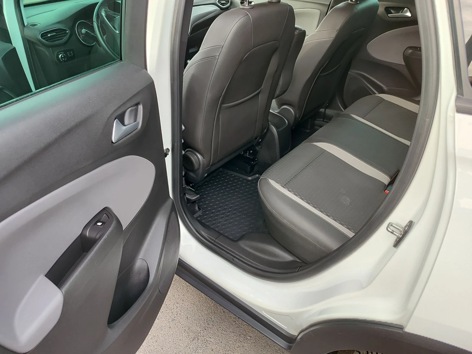 Opel Crossland X 1.2 BENZ/LPG - изображение 5