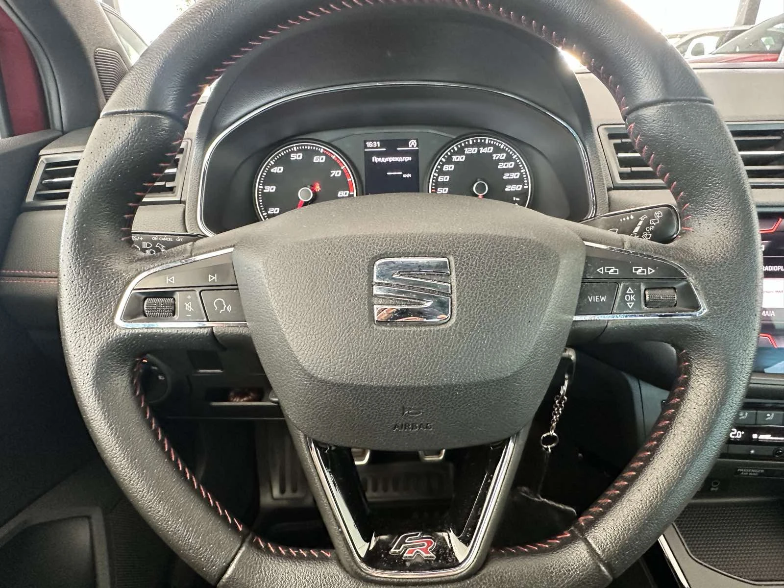 Seat Arona FR 1.5 TSI 150HP - изображение 8