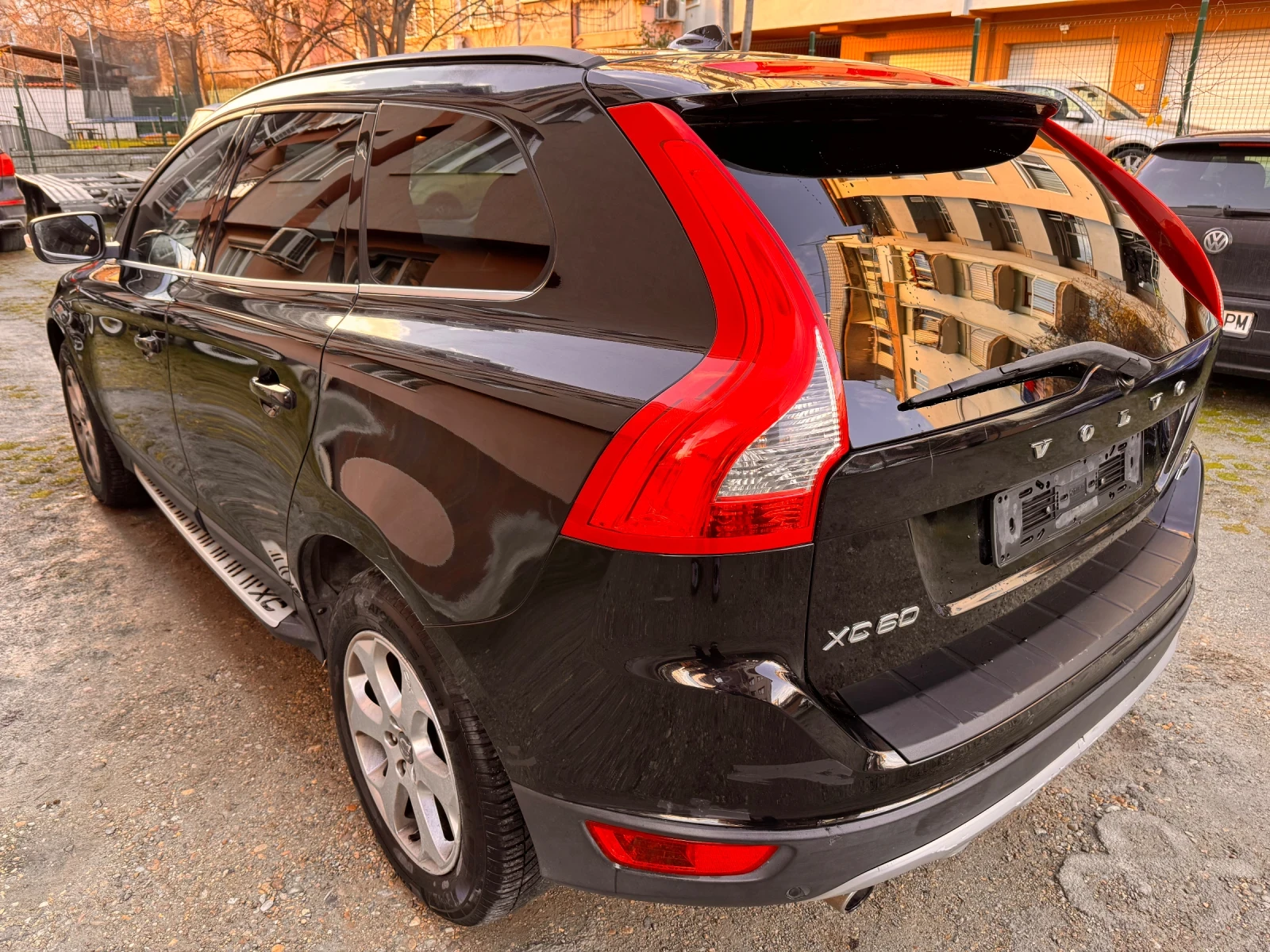 Volvo XC60 2.4d 215к.с. D5 AWD - изображение 4