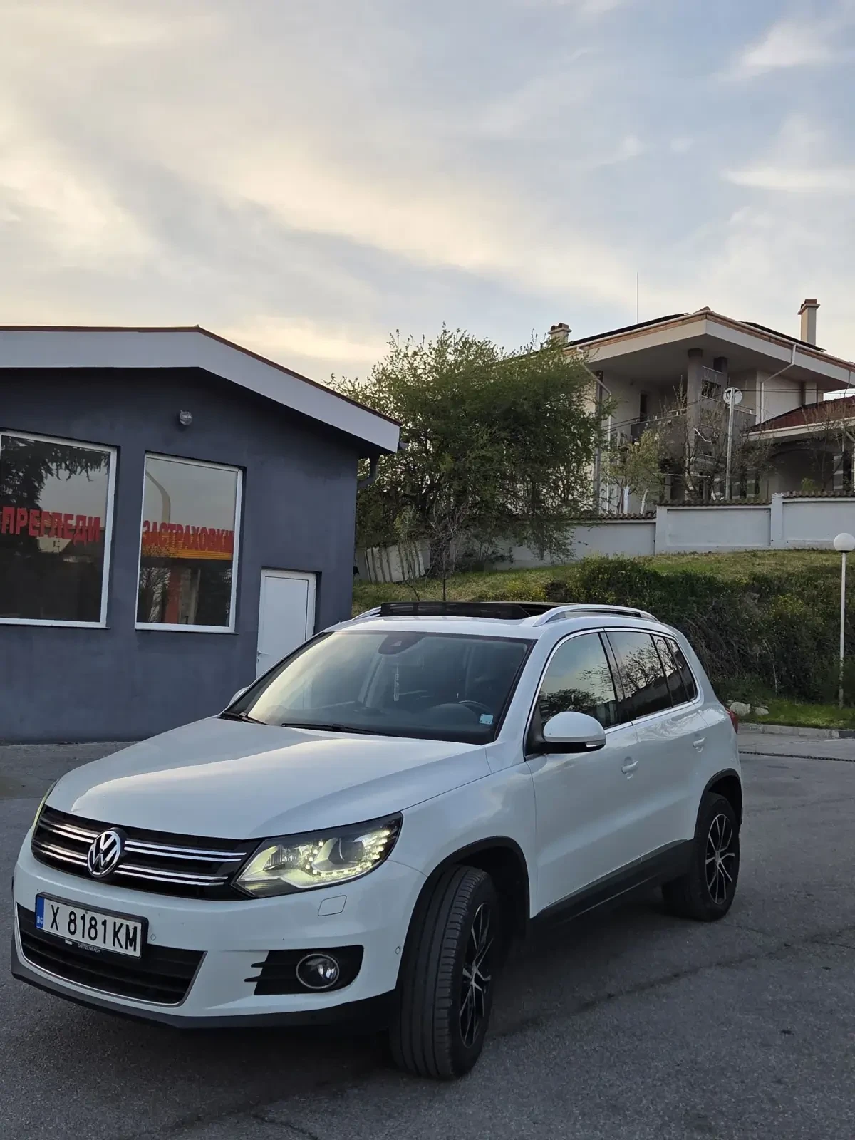 VW Tiguan 2.0 TDI, снимка 3 - Автомобили и джипове - 54230419