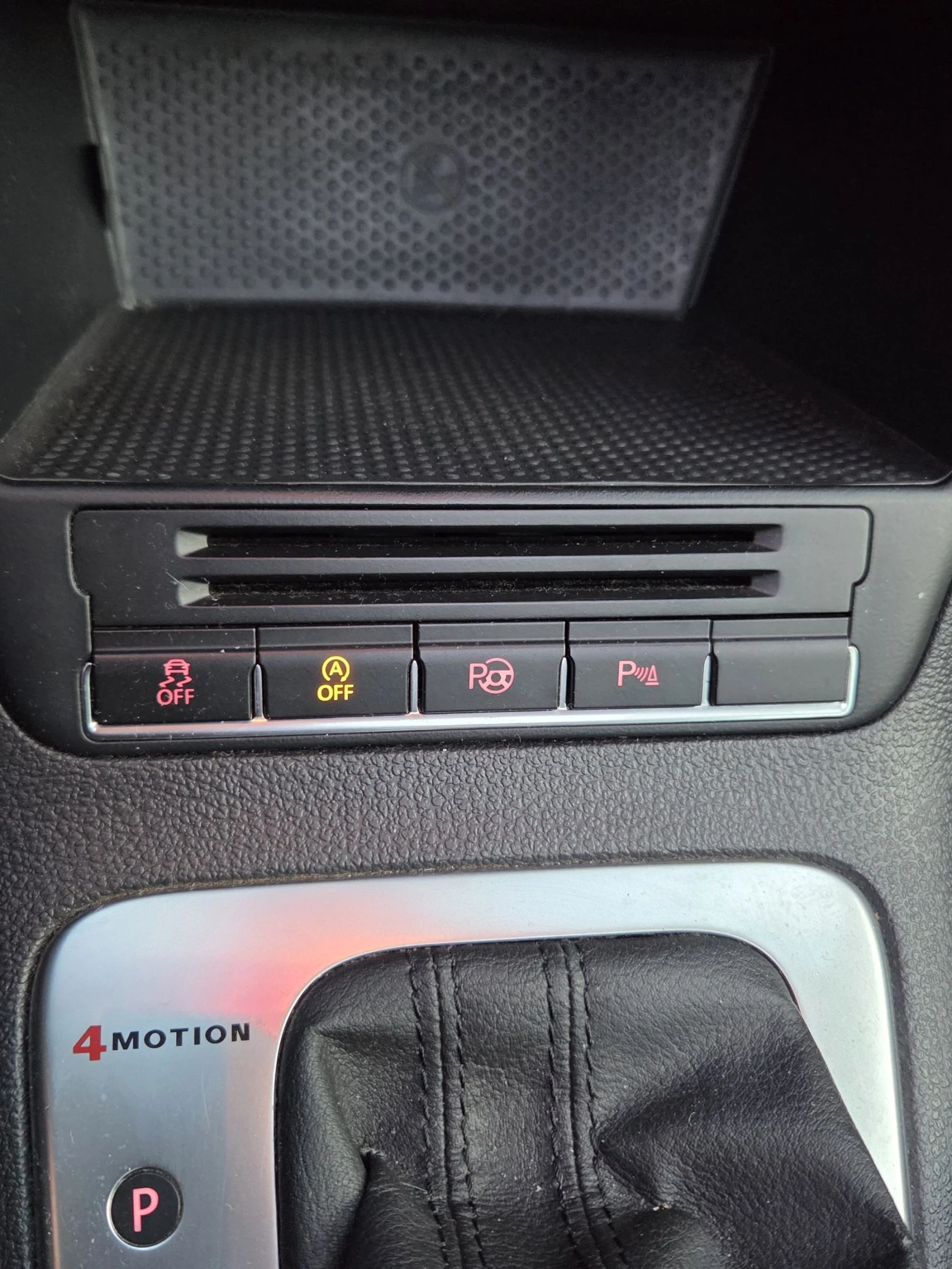 VW Tiguan 2.0 TDI, снимка 12 - Автомобили и джипове - 54230419