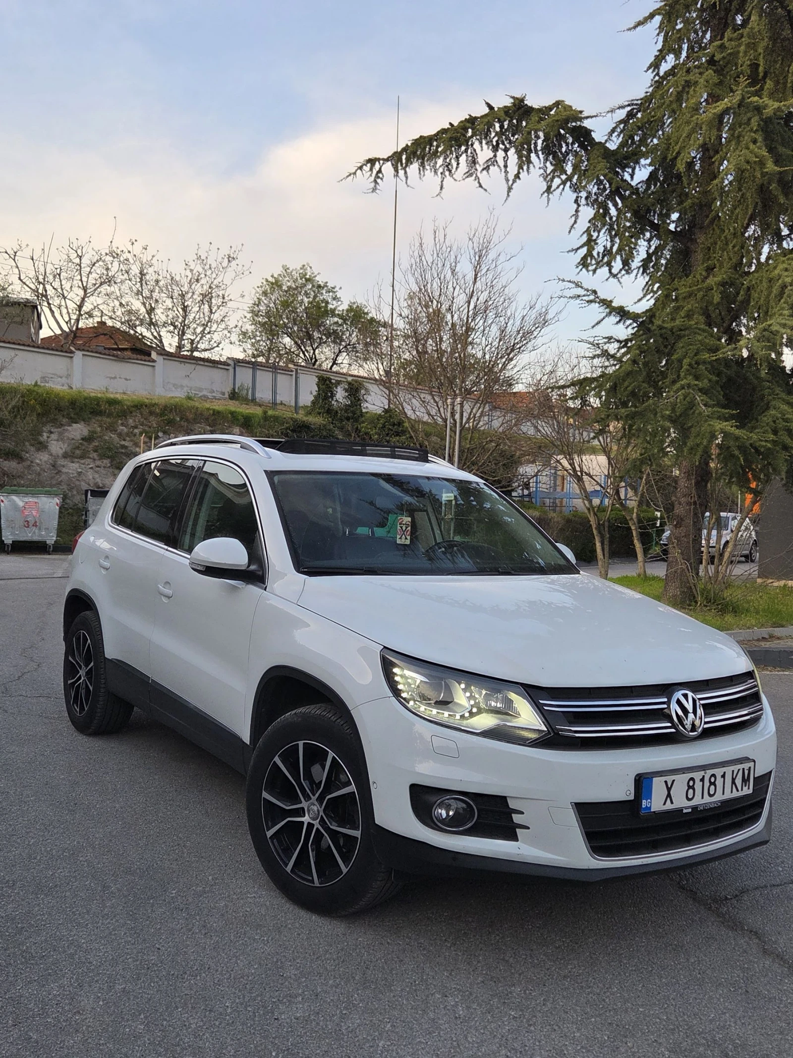 VW Tiguan 2.0 TDI, снимка 2 - Автомобили и джипове - 54230419