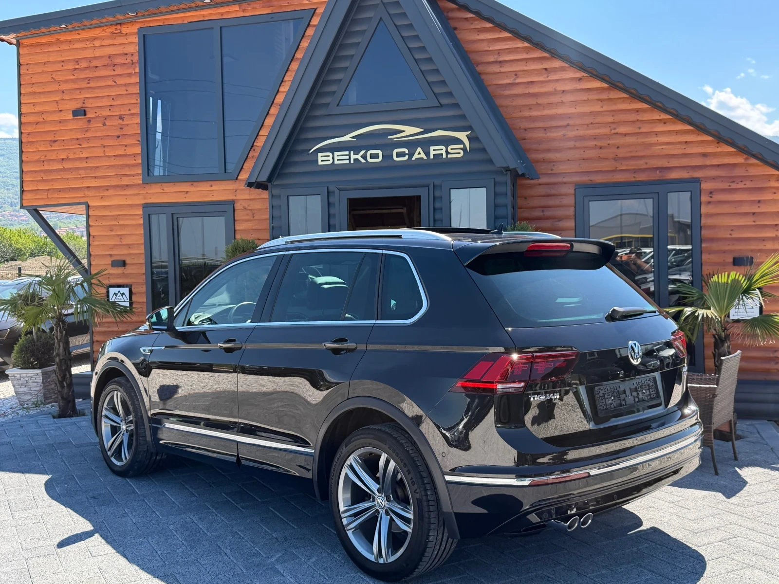 VW Tiguan R-line/4-motion/360/Нов внос от Белгия!, снимка 7 - Автомобили и джипове - 54442326