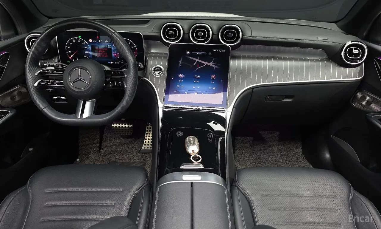 Mercedes-Benz GLC 300 4MATIC | AMG | DISTRONIC | BURMESTER, снимка 10 - Автомобили и джипове - 55522271