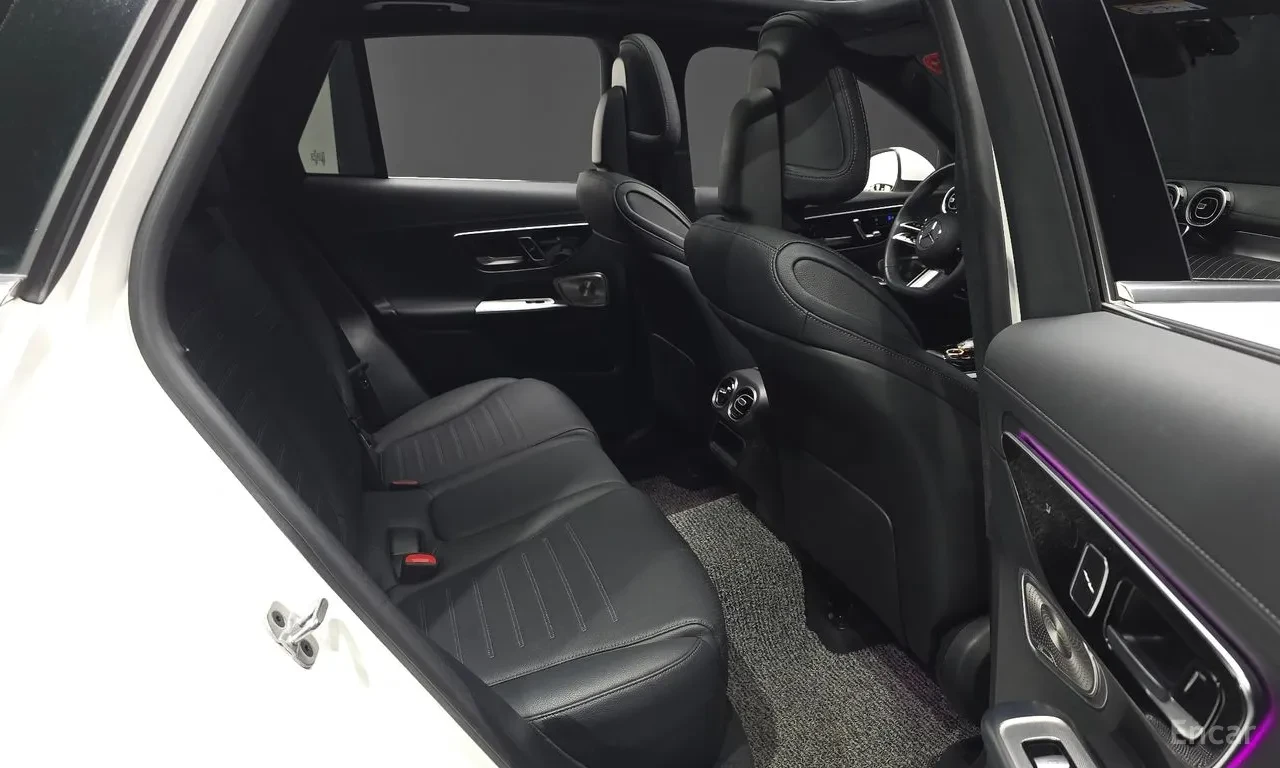 Mercedes-Benz GLC 300 4MATIC | AMG | DISTRONIC | BURMESTER, снимка 8 - Автомобили и джипове - 55522271