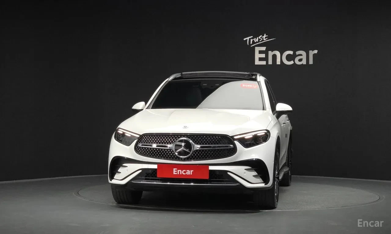 Mercedes-Benz GLC 300 4MATIC | AMG | DISTRONIC | BURMESTER, снимка 2 - Автомобили и джипове - 55522271
