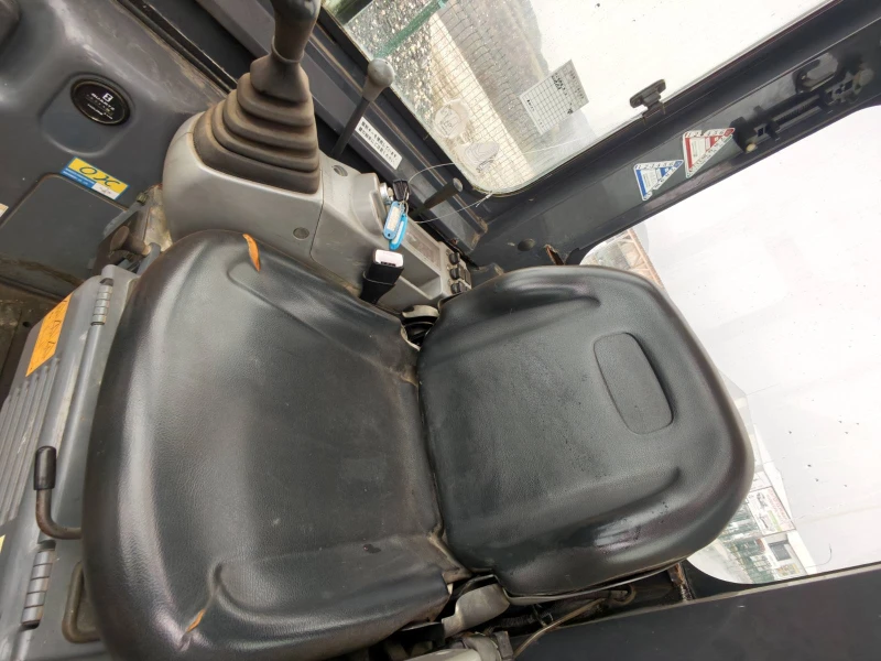 Багер Kobelco НОВ ВНОС 2.5 ТОНА, Кабина, Джойстици  , снимка 12 - Индустриална техника - 53039123
