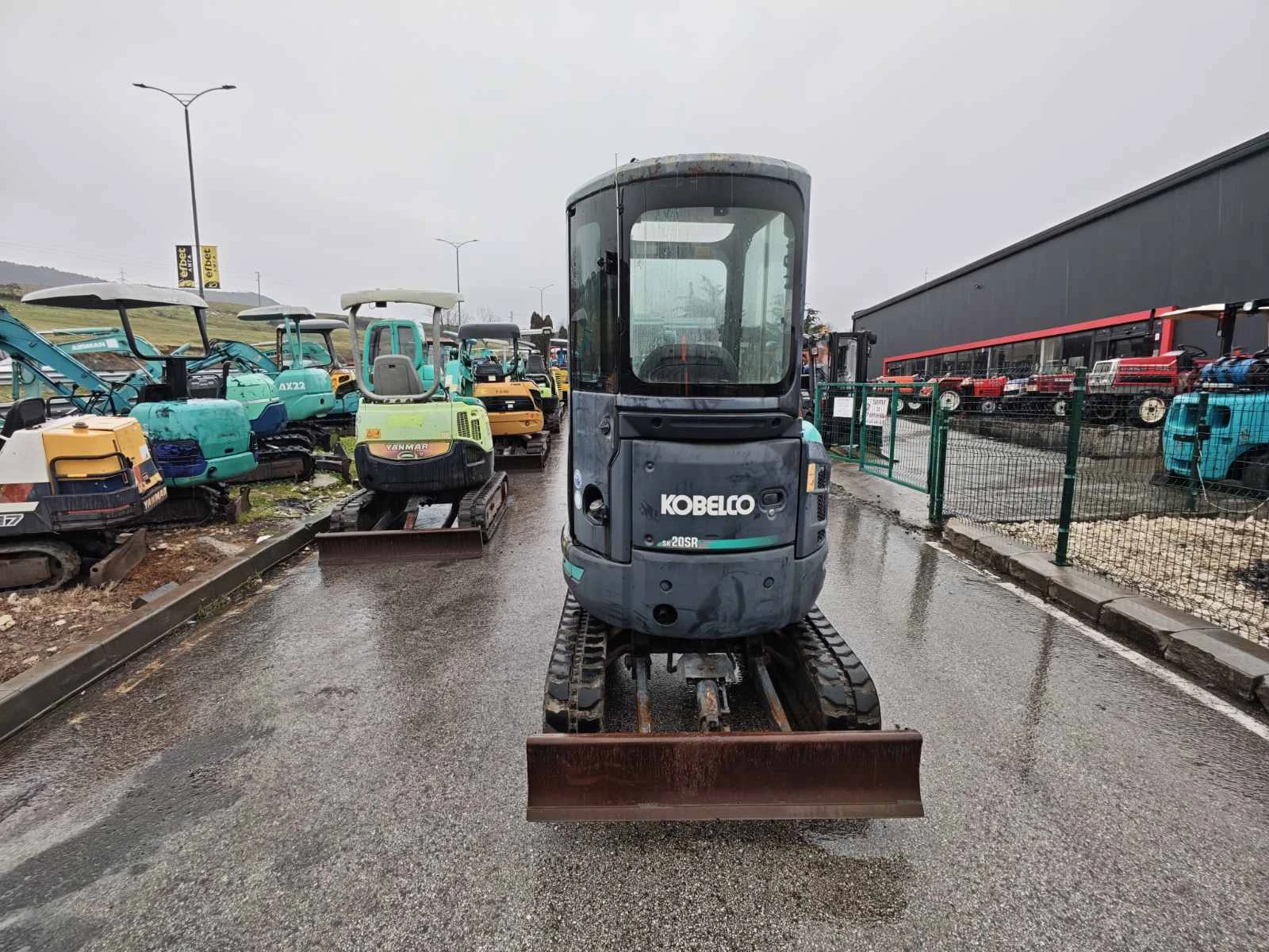 Багер Kobelco НОВ ВНОС 2.5 ТОНА, Кабина, Джойстици   - изображение 3