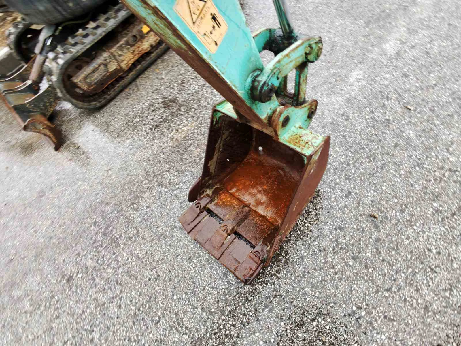 Багер Kobelco НОВ ВНОС 2.5 ТОНА, Кабина, Джойстици   - изображение 9