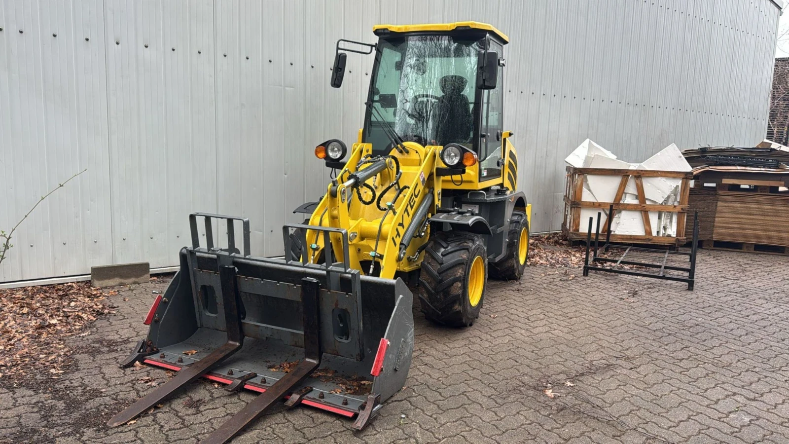 Челен товарач Друга марка Hytec FM 20 нов внос 300 часа, снимка 2 - Индустриална техника - 54169674