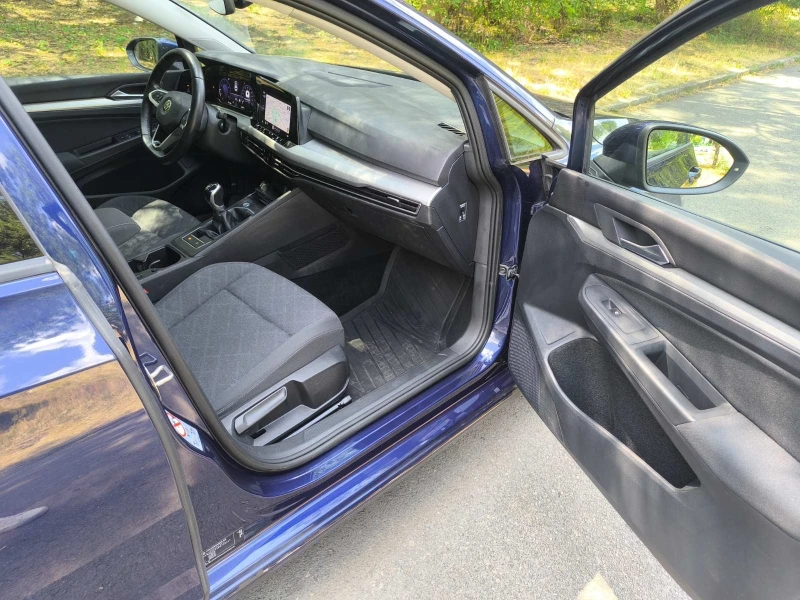 VW Golf Golf VIII Lim. Life, снимка 10 - Автомобили и джипове - 52556394