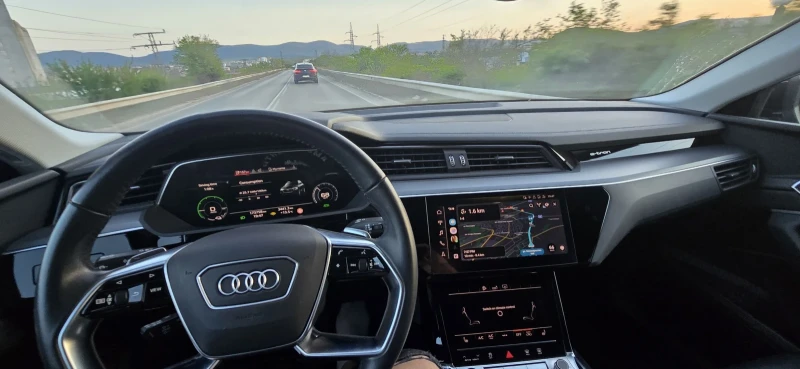 Audi E-Tron  55 Technic , matrix,  Quattro, снимка 8 - Автомобили и джипове - 51933424