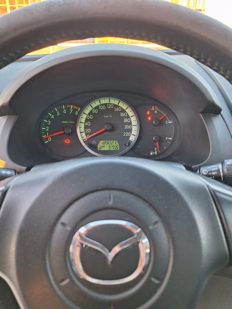 Mazda 5 1.8 6+ 1, снимка 11 - Автомобили и джипове - 52109019