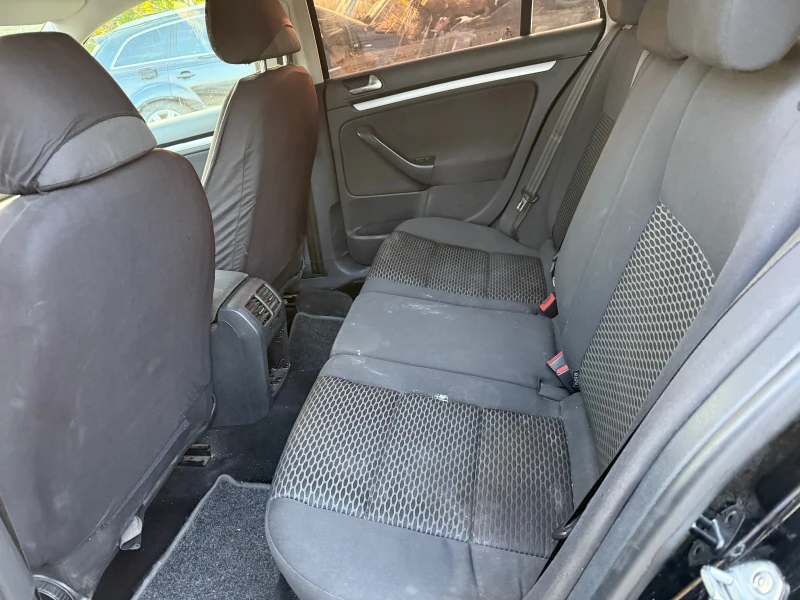 VW Golf 1.6 тди, снимка 8 - Автомобили и джипове - 52354940