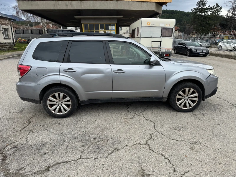 Subaru Forester 2.0I GPL AWD Automatic, снимка 6 - Автомобили и джипове - 52537972