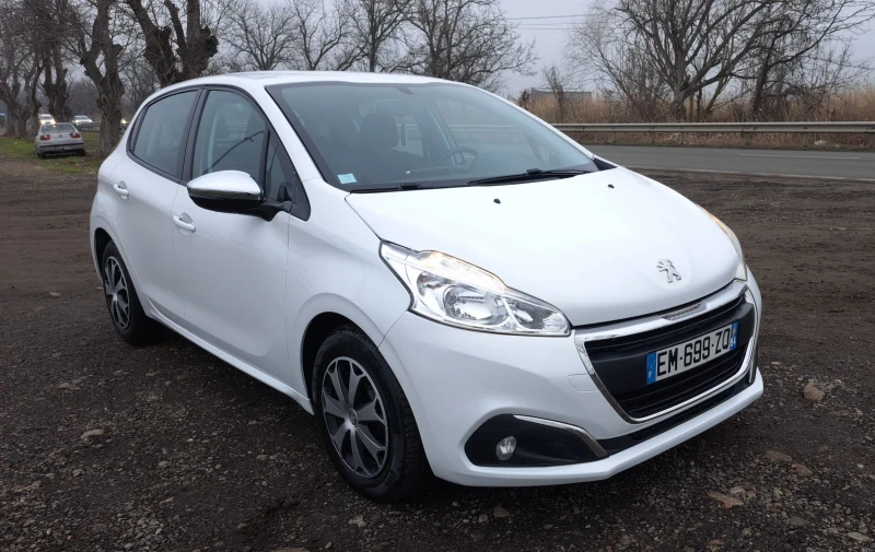 Peugeot 208 1.6 BLUE HDI, снимка 8 - Автомобили и джипове - 53233738