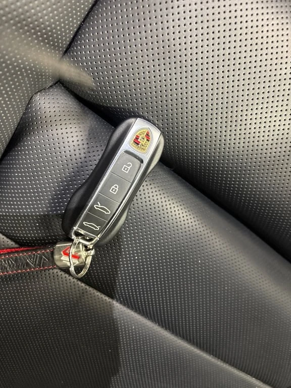 Porsche Taycan  GTS / CARFAX / BOSE / 360 / ��������� / | Mobile.bg � ����������� 13