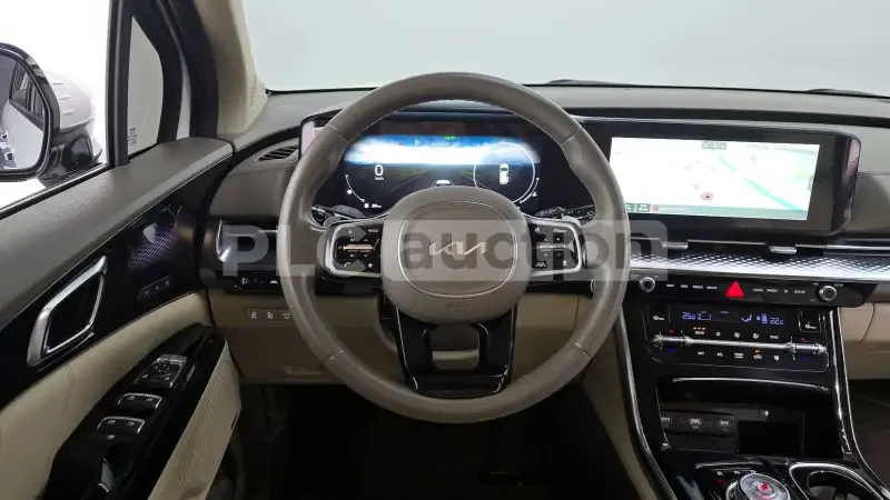 Kia Carnival 2.2CRDI, снимка 6 - Автомобили и джипове - 54331134