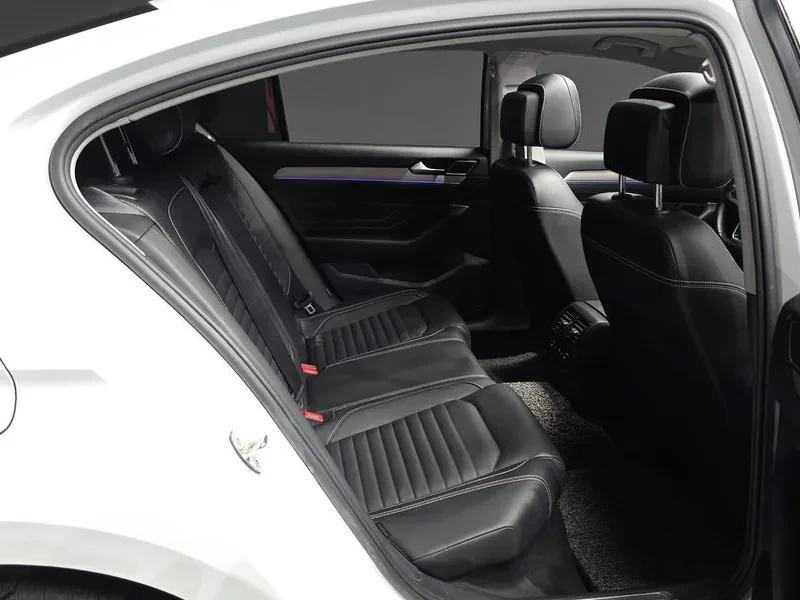 VW Passat 2.0 TDI - САМО 30% АВАНС, снимка 12 - Автомобили и джипове - 55737195