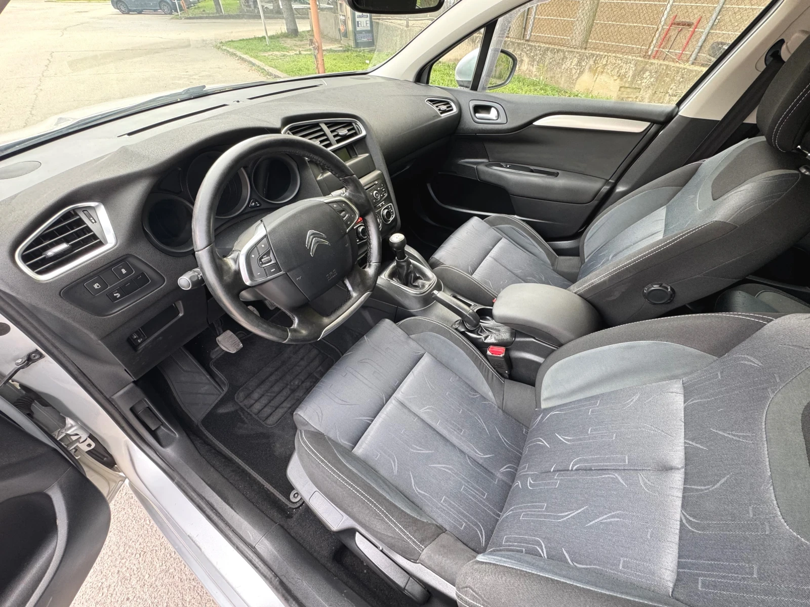 Citroen C4 1.5 HDI - изображение 9