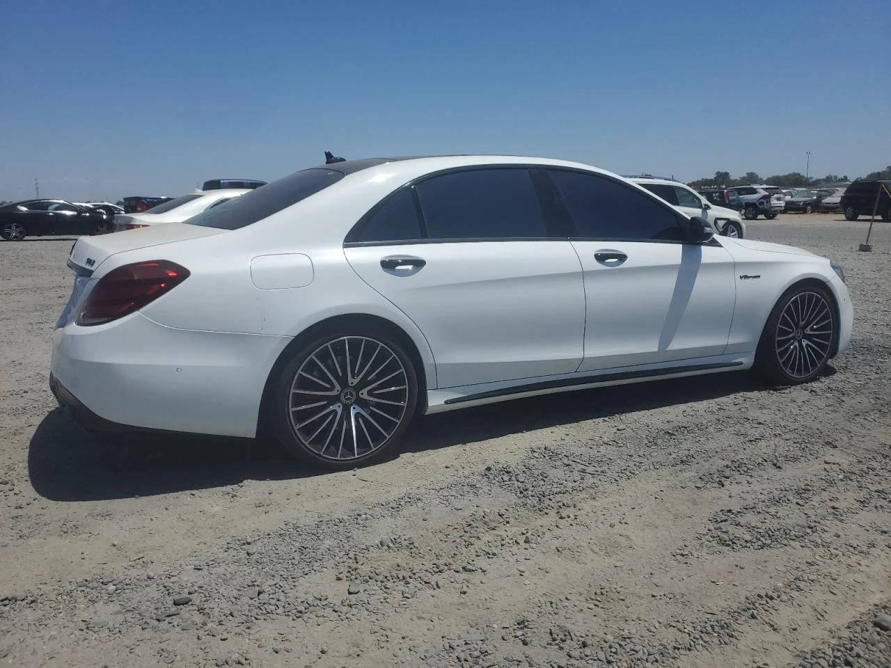 Mercedes-Benz S 63 AMG Обдух* BURMESTER* Нощ.виждане* Пано* Масаж* FULL*  - изображение 6