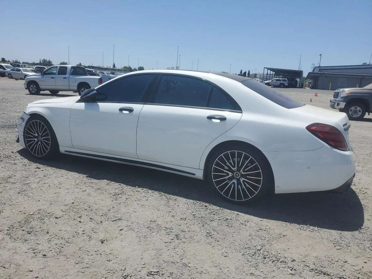 Mercedes-Benz S 63 AMG Обдух* BURMESTER* Нощ.виждане* Пано* Масаж* FULL*  - изображение 4