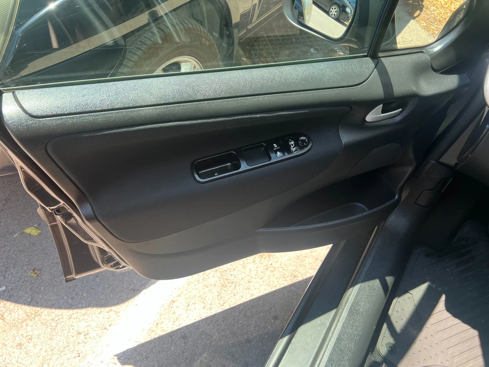 Peugeot 207 1.6 HDI - изображение 9