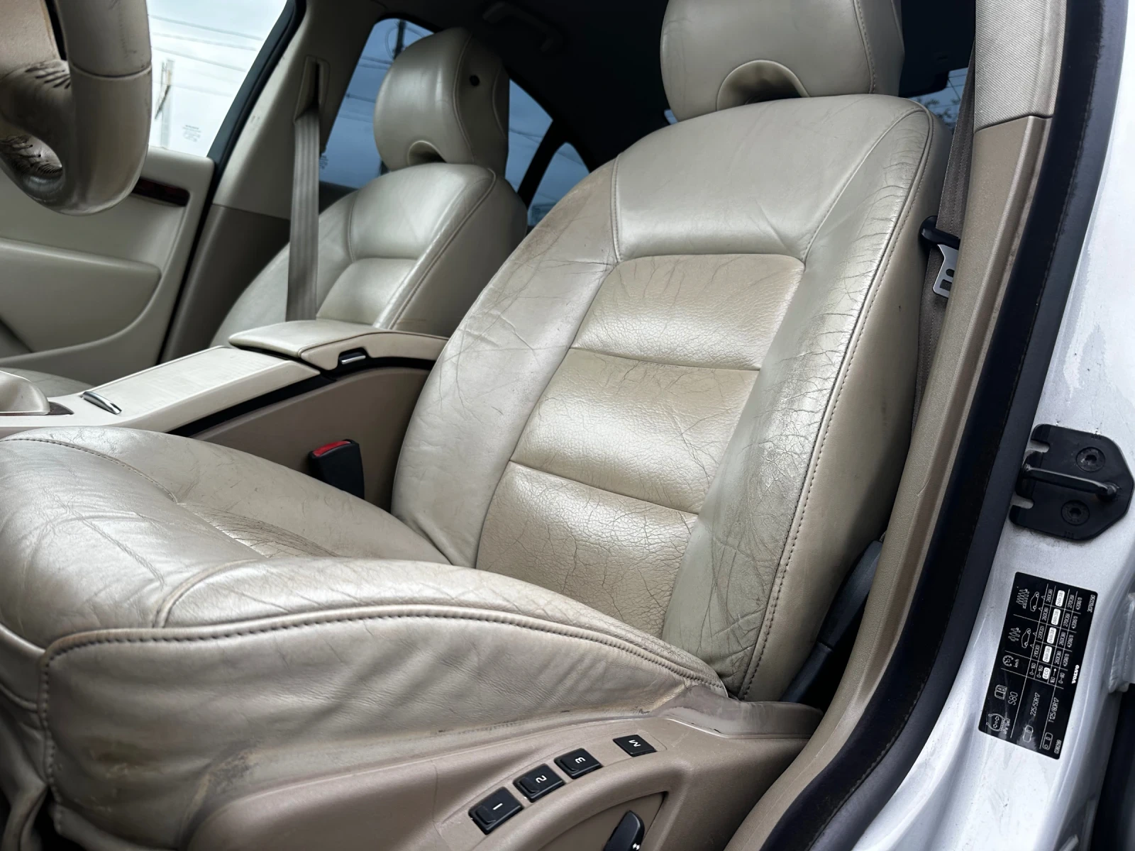 Volvo S80 2.4d5  - изображение 8