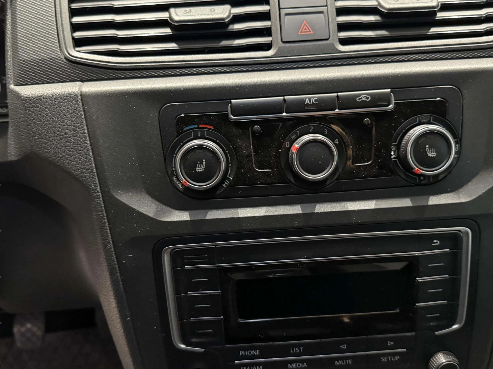 VW Caddy Maxi 2.0 tdi 102hp - изображение 5