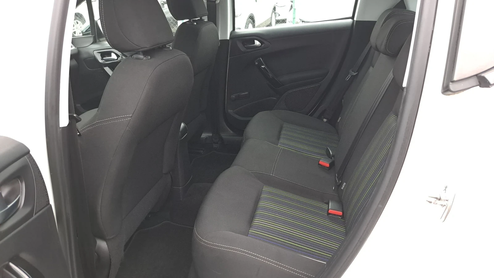 Peugeot 208 1.6 BLUE HDI | Mobile.bg � ����������� 12
