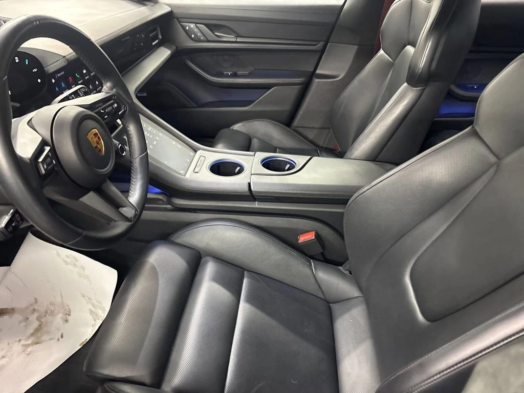 Porsche Taycan  GTS / CARFAX / BOSE / 360 / ОБДУХВАНЕ / - изображение 5