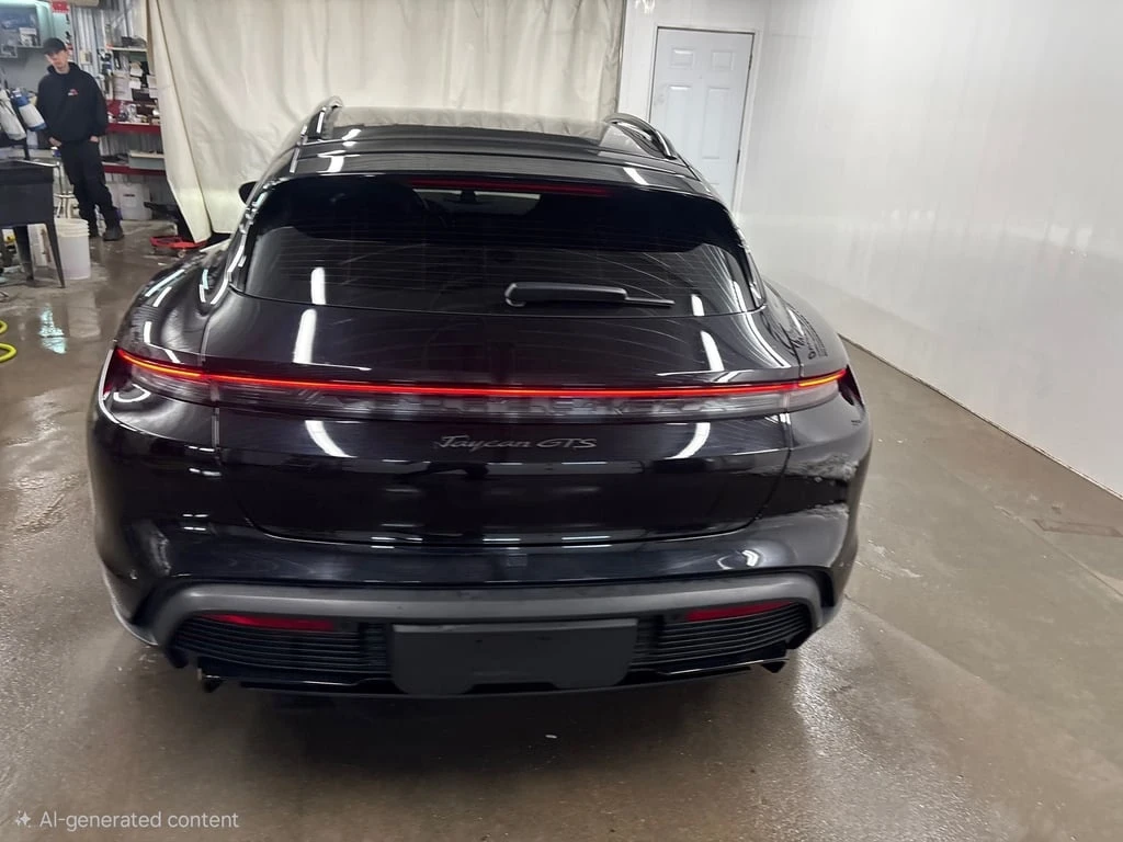 Porsche Taycan  GTS / CARFAX / BOSE / 360 / ОБДУХВАНЕ / - изображение 4