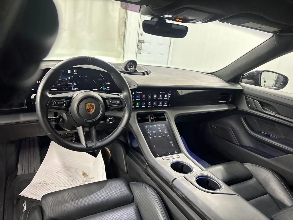 Porsche Taycan  GTS / CARFAX / BOSE / 360 / ОБДУХВАНЕ / - изображение 9