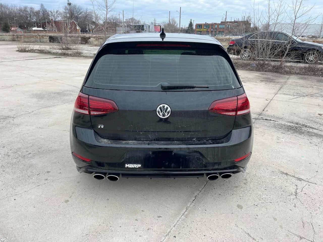 VW Golf  5 door Manual CAMERA/ПОДГРЕВИ , снимка 4 - Автомобили и джипове - 53997063