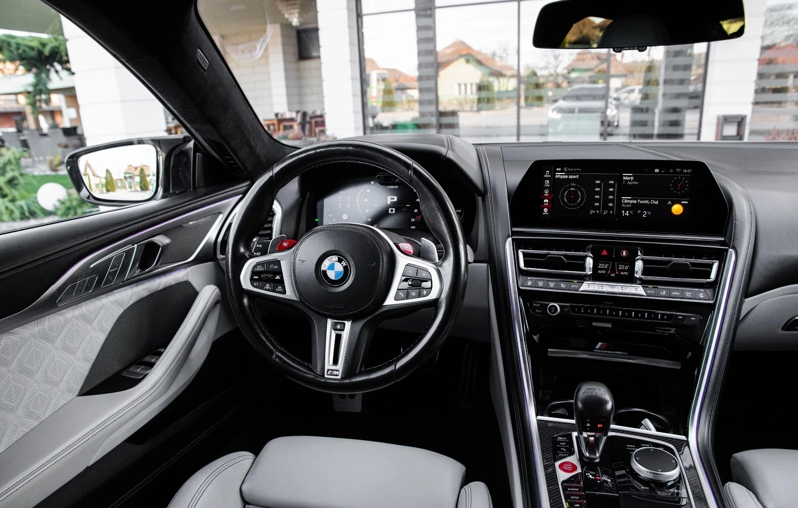 BMW M8 Competition xDrive, снимка 10 - Автомобили и джипове - 54188395