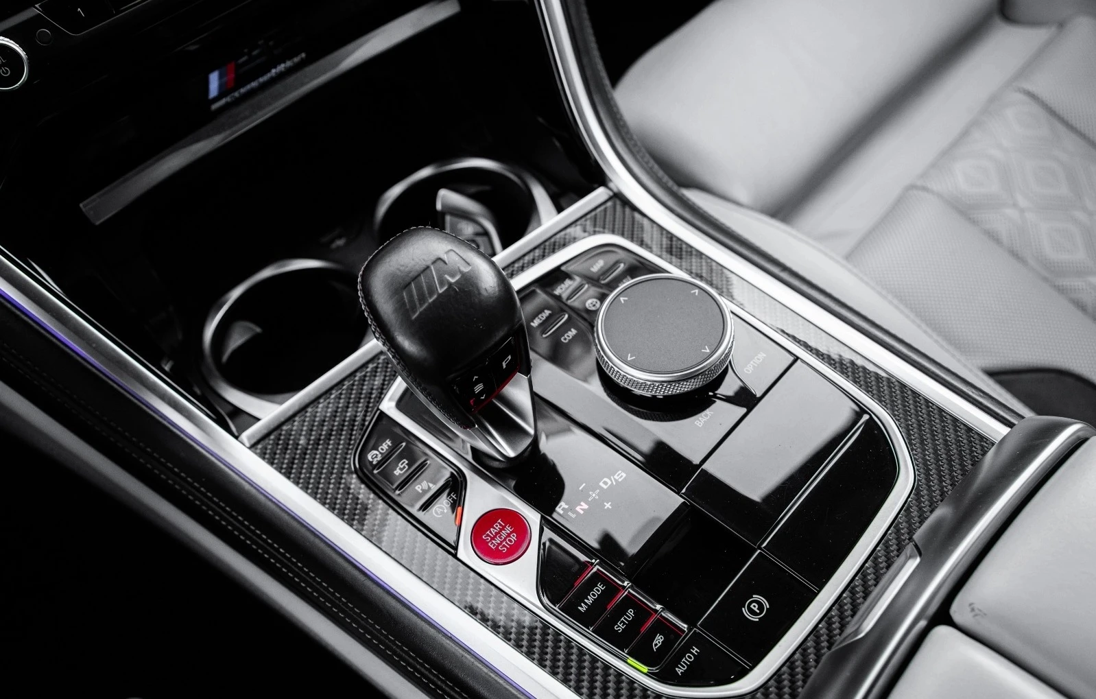 BMW M8 Competition xDrive, снимка 9 - Автомобили и джипове - 54188395