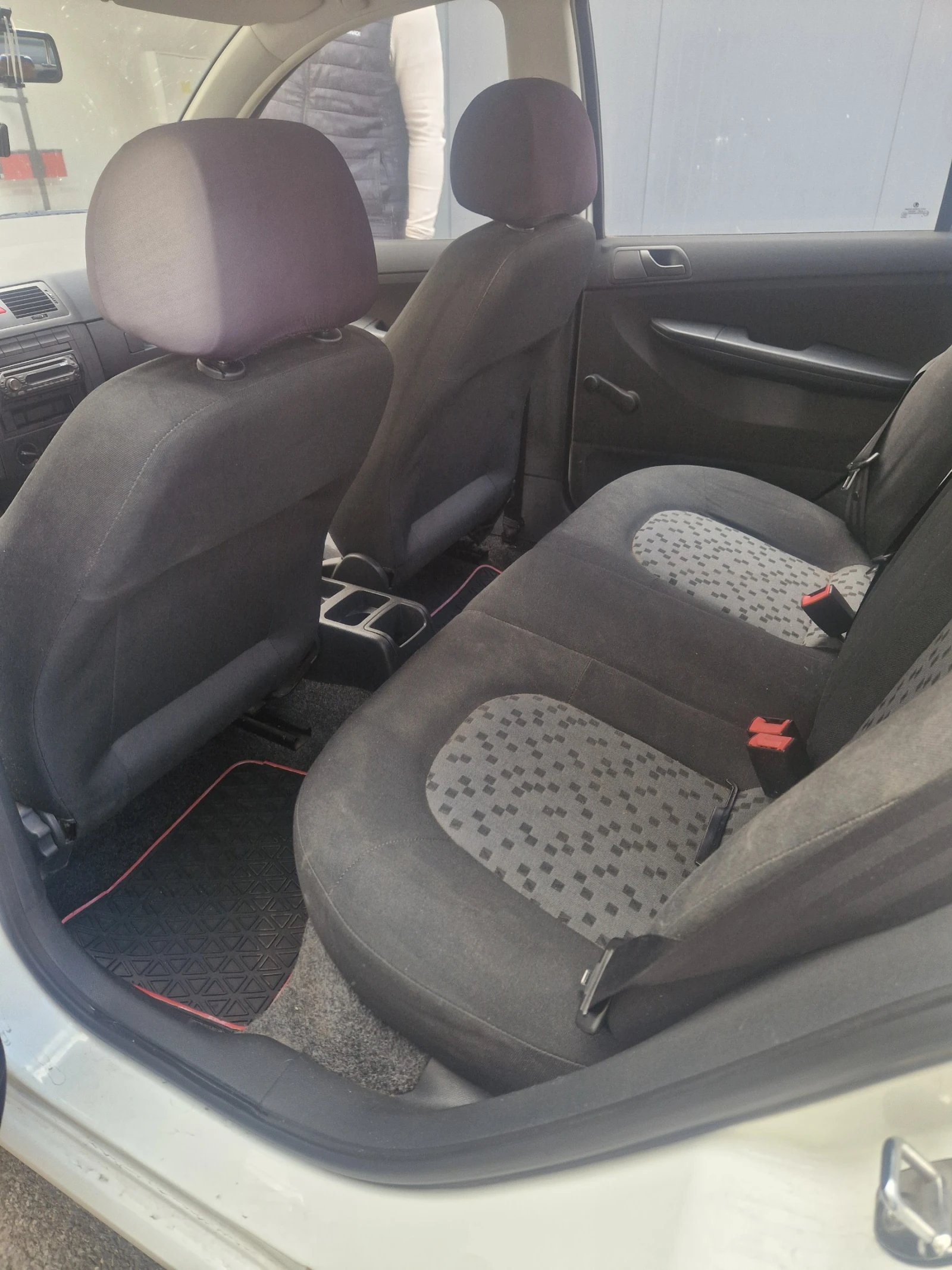 Skoda Fabia ЧИСТО НОВА , снимка 8 - Автомобили и джипове - 54294047