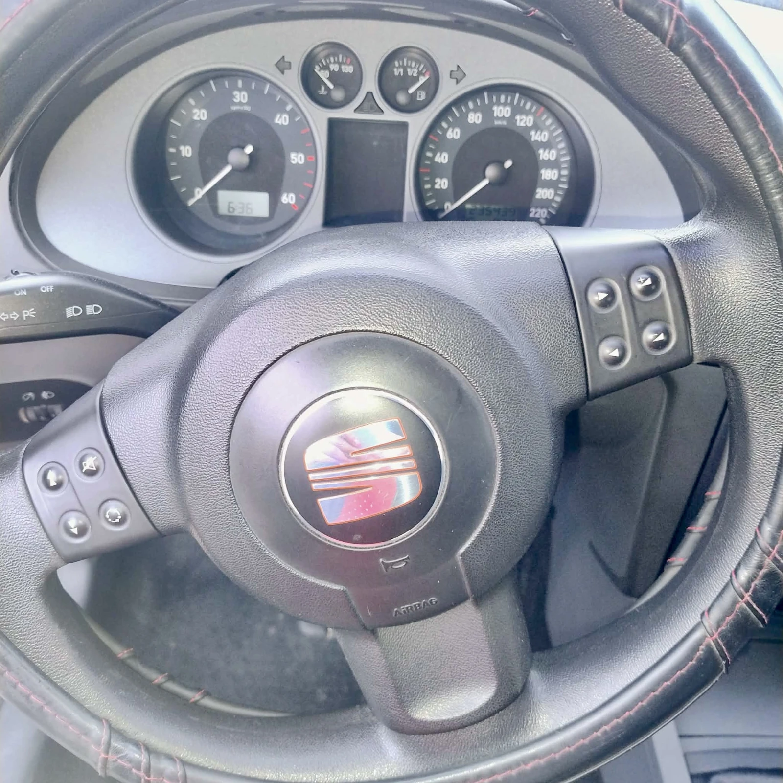 Seat Ibiza 1.9, снимка 5 - Автомобили и джипове - 54423337