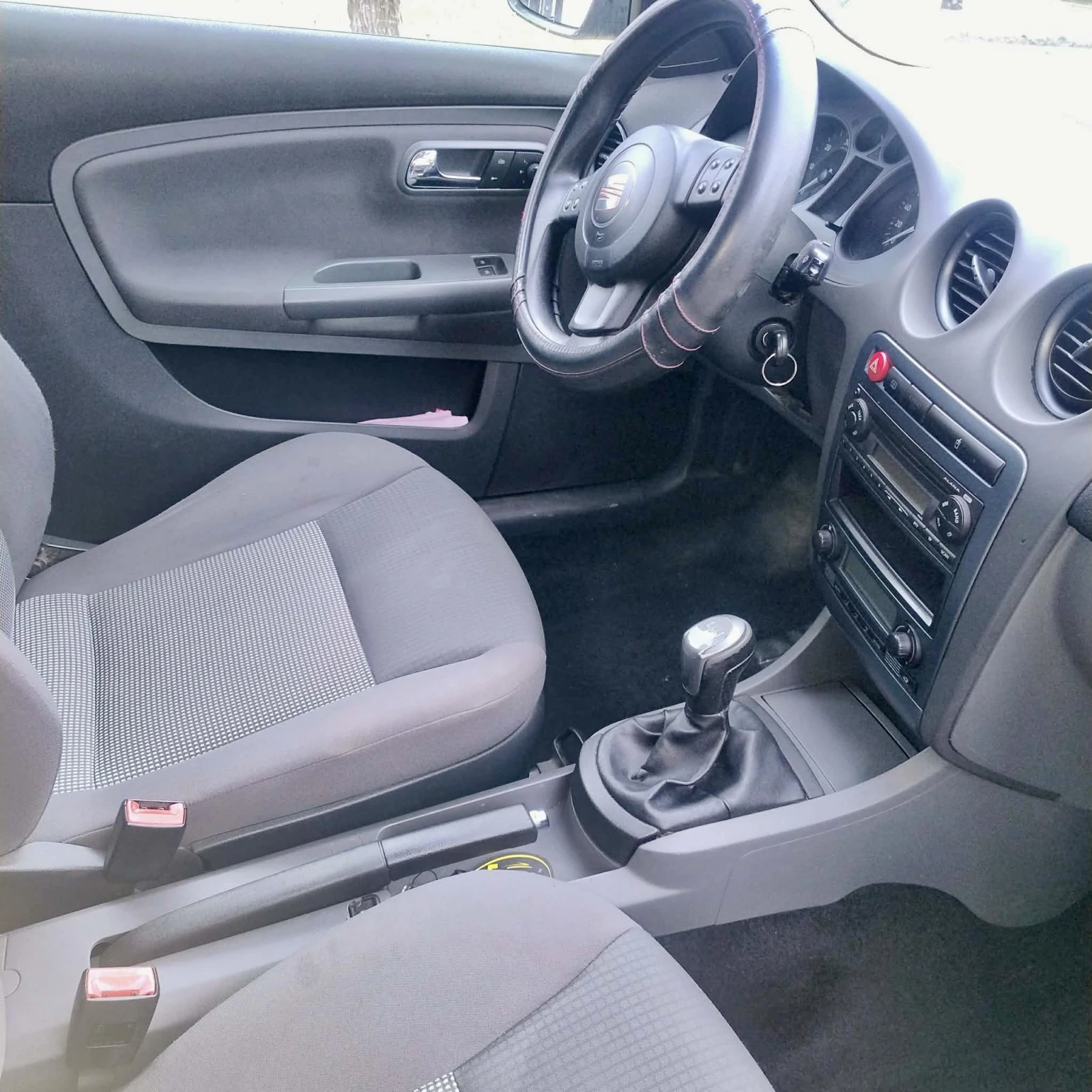 Seat Ibiza 1.9, снимка 9 - Автомобили и джипове - 54423337