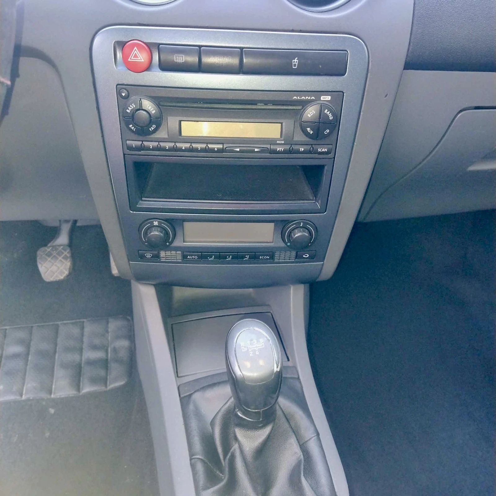 Seat Ibiza 1.9, снимка 7 - Автомобили и джипове - 54423337