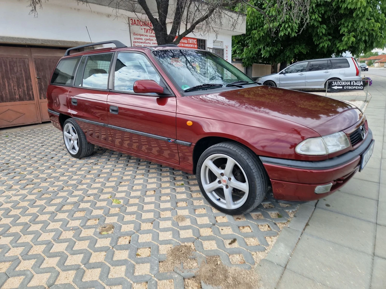 Opel Astra Opel astra 1.6 бензин 71хил км, снимка 3 - Автомобили и джипове - 54639447