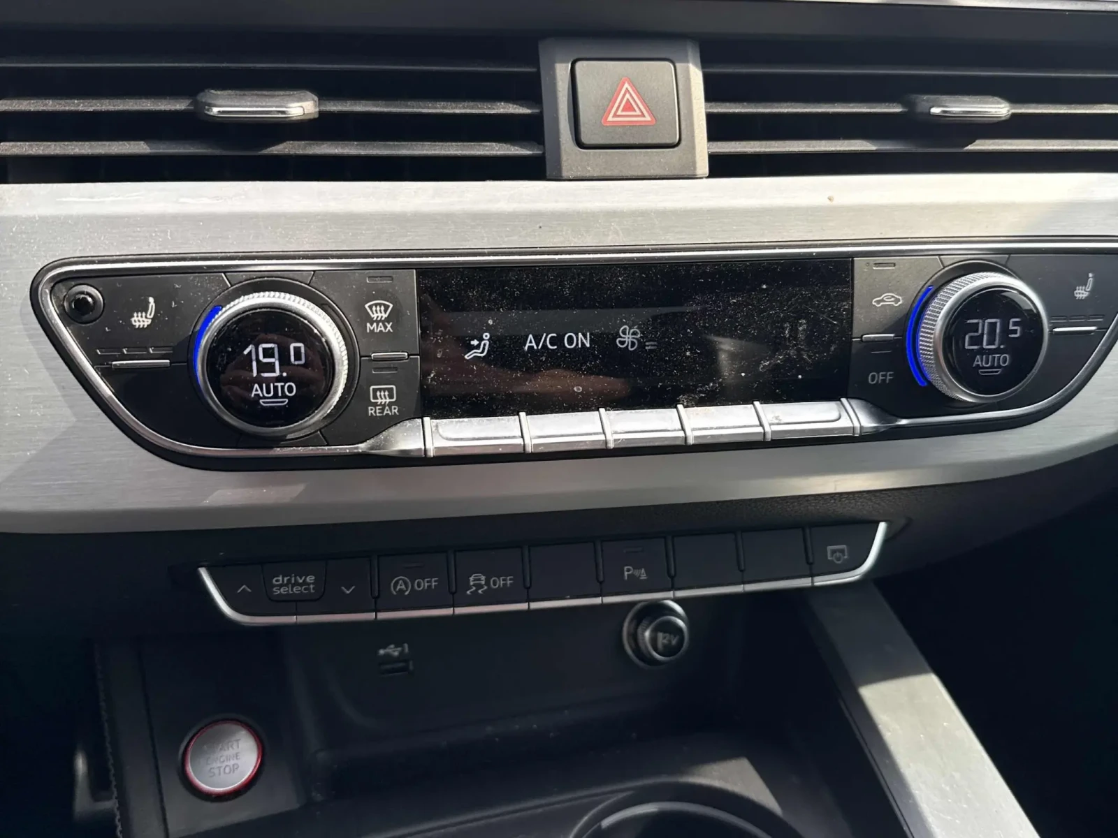 Audi S5 Technik * Keyless * CARFAX * АВТО КРЕДИТ * , снимка 15 - Автомобили и джипове - 54796228