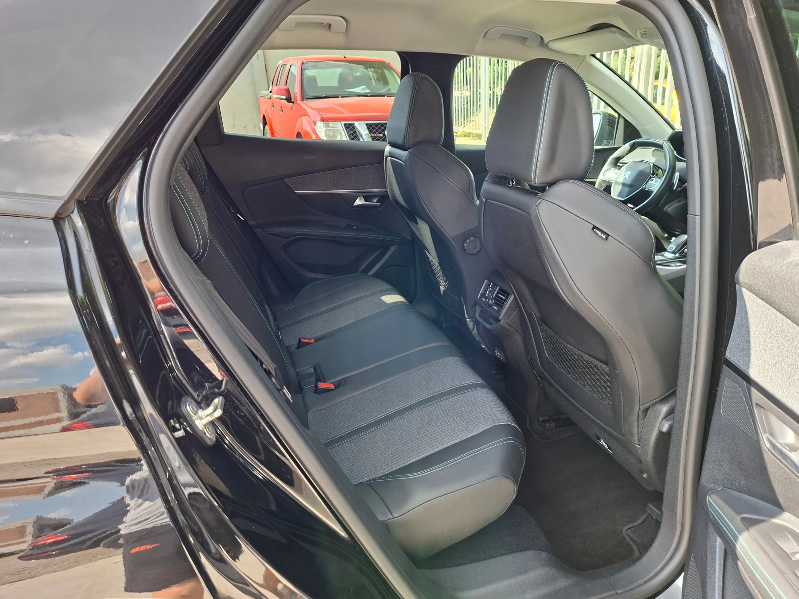 Peugeot 3008 Navi-Kamera-Keyless-Euro-6D/DISTR., снимка 13 - Автомобили и джипове - 55123113