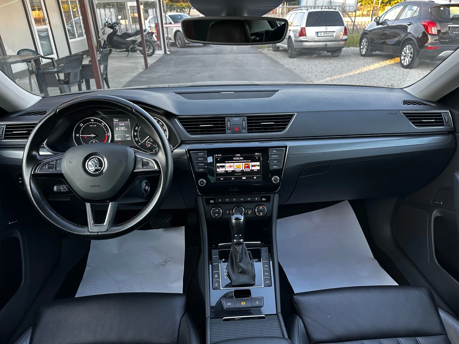 Skoda Superb 2.0TDI 150к.с* ClimaSeats* BlindSpot, снимка 9 - Автомобили и джипове - 55475345
