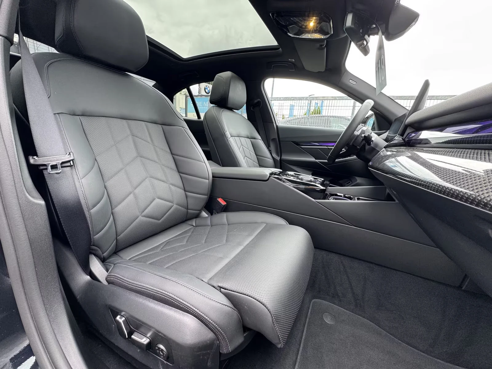 BMW 520 d/190HP/xDRIVE/SPORT/ОБДУХВАНЕ/H&K/360/PANO/666z, снимка 10 - Автомобили и джипове - 55484555