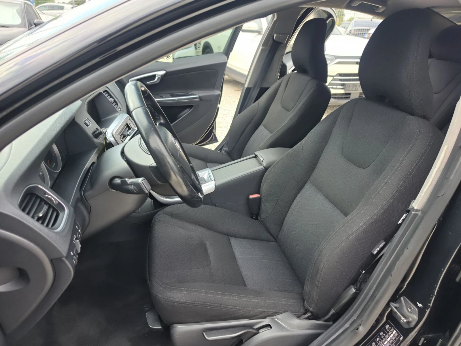 Volvo S60 2.0/136 коня, снимка 9 - Автомобили и джипове - 55666731