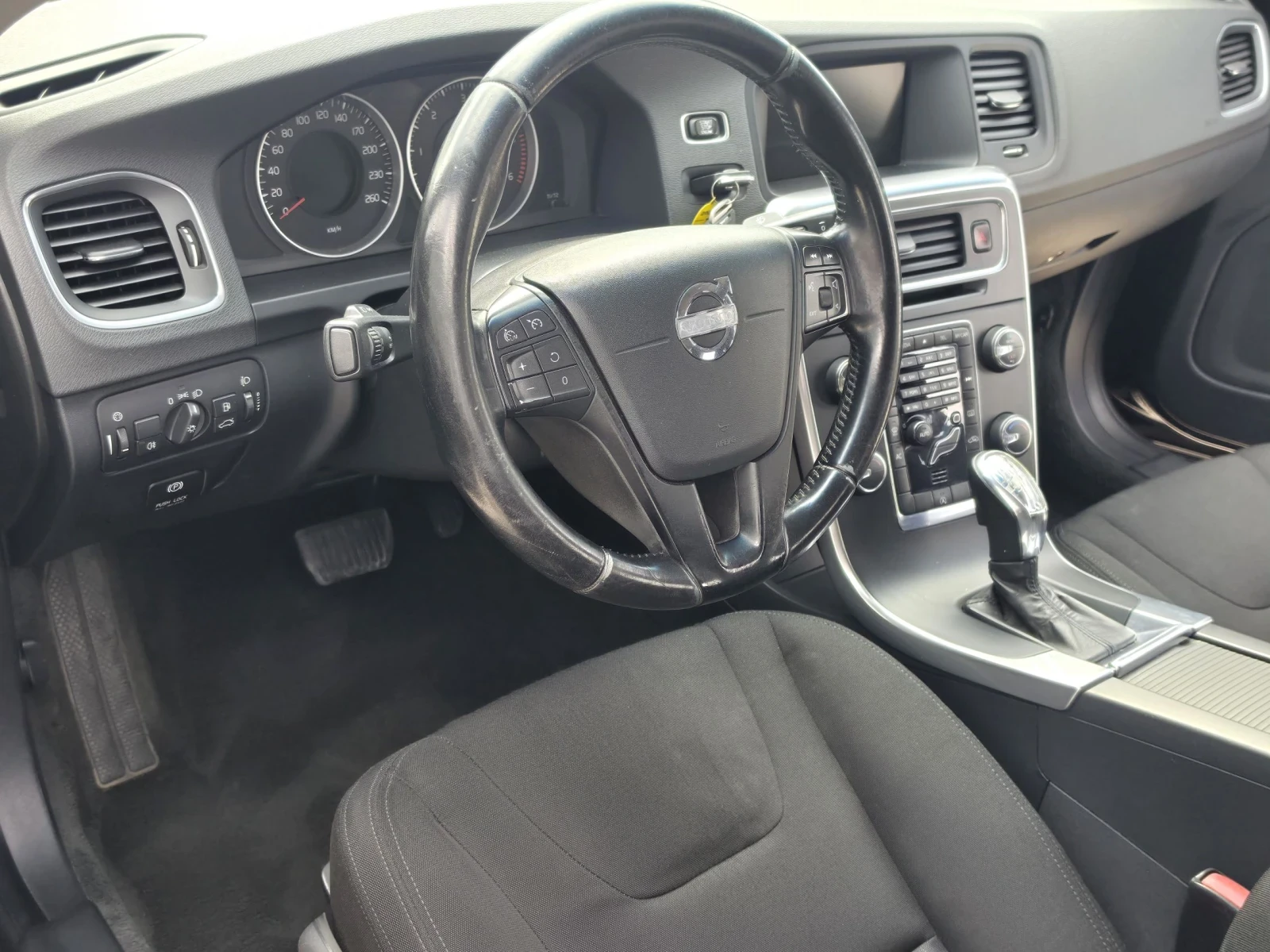 Volvo S60 2.0/136 коня, снимка 10 - Автомобили и джипове - 55666731